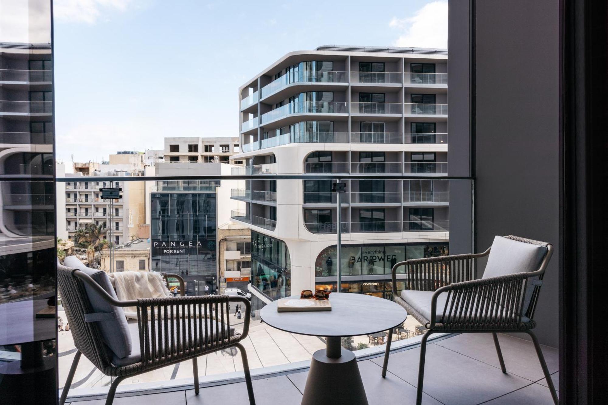Hotel Me Malta By Melia à San Ġiljan Extérieur photo