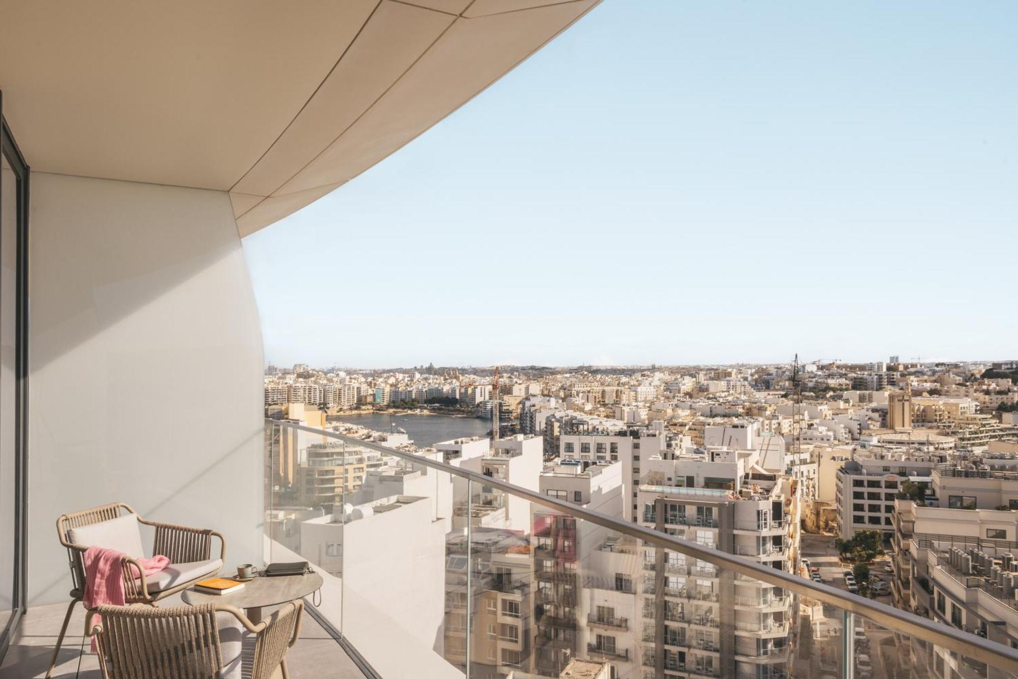 Hotel Me Malta By Melia à San Ġiljan Extérieur photo