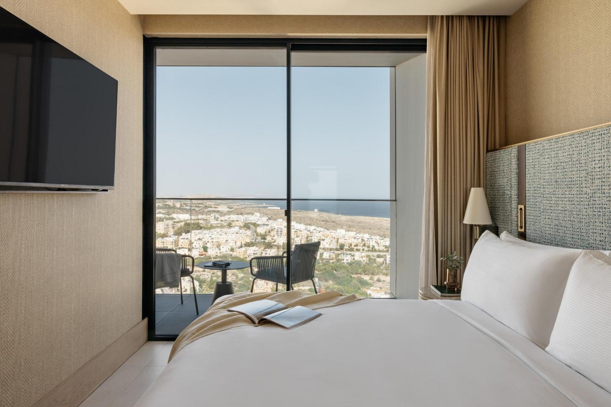 Hotel Me Malta By Melia à San Ġiljan Extérieur photo