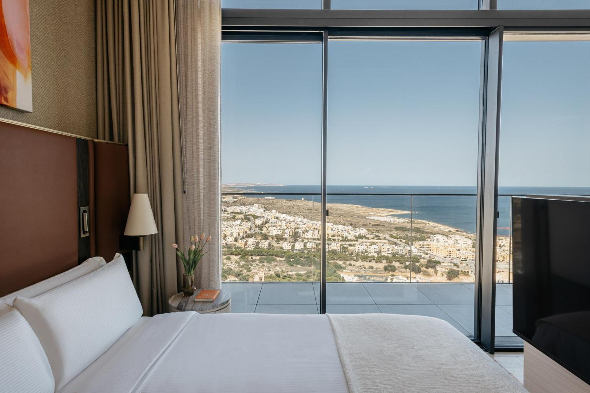 Hotel Me Malta By Melia à San Ġiljan Extérieur photo